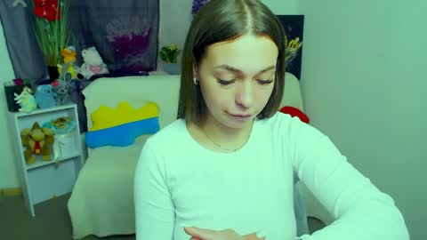 Vikki online show from April 7, 1:57 pm