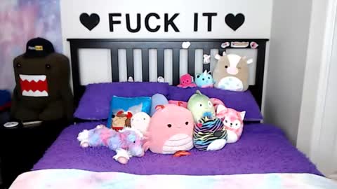 Mackenzie Wolfe online show from January 15, 5:13 am