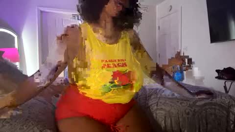 Snapshot of madam_glam chatting on October 8, 8:46 pm madam_glam online show from October 8, 8:46 pm