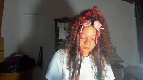 Snapshot of madam_sativa chatting on March 8, 12:20 am di online show from March 8, 12:20 am