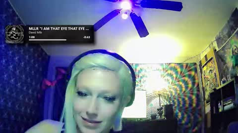 Snapshot of madame_lucifer chatting on October 24, 10:44 am Madame Lucifer online show from October 24, 10:44 am