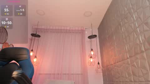 Maddy  online show from October 30, 8:10 pm