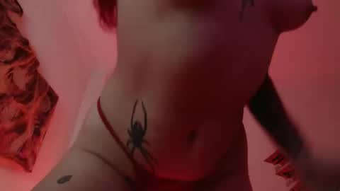 maddy_vicius19 online show from October 30, 11:50 pm