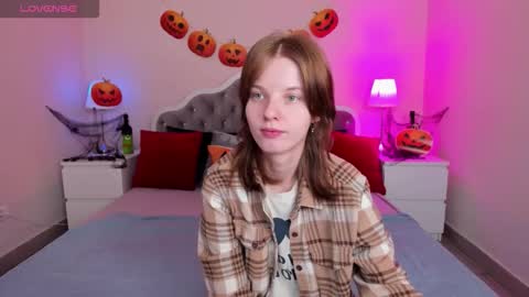 Snapshot of madelaines chatting on October 22, 9:58 am madelaines online show from October 22, 9:58 am