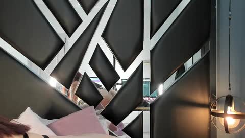 Madie  online show from January 8, 12:05 pm