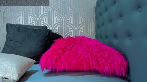   online show from January 19, 1:53 am