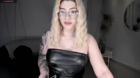 Madison Kane online show from February 18, 11:09 am