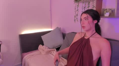 Snapshot of madissoncooper_ chatting on September 24, 6:18 pm madissoncooper_ online show from September 24, 6:18 pm