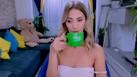 Madye Roberts online show from October 4, 10:14 pm