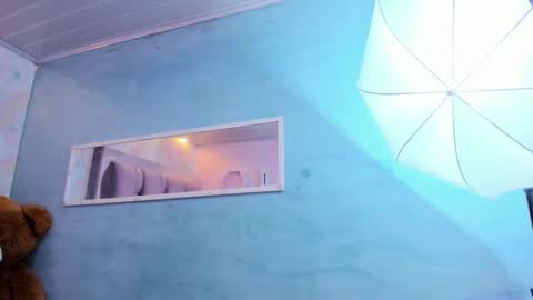 MAEE ANGELS online show from February 11, 10:50 pm