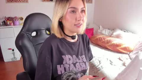 Maeve  schedule 11 am- 530 pm colombia time  online show from February 2, 6:40 pm