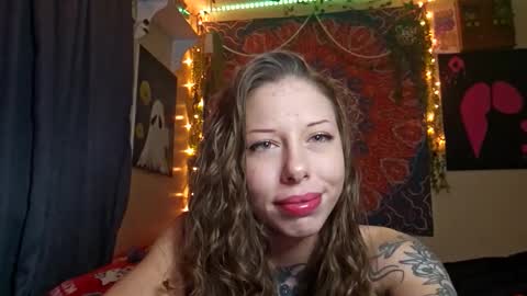 maevedotexe online show from December 13, 10:27 pm