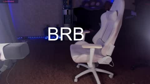 Maevee online show from March 5, 9:49 am