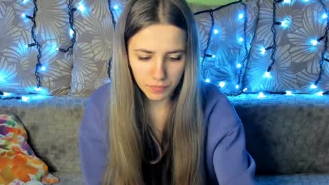 Maggie online show from December 17, 4:12 am