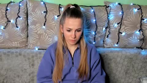 Maggie online show from January 10, 2:04 am