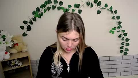 magic_katarina_ online show from January 3, 8:32 am