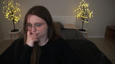 Emily online show from October 6, 12:33 pm