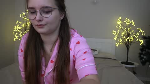 Emily online show from January 10, 7:04 am