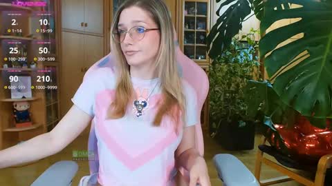 Nicole online show from February 25, 8:42 pm