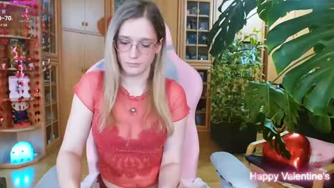 Nicole online show from February 14, 8:05 pm