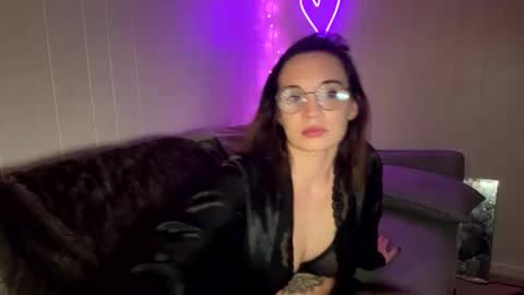 Snapshot of magsjane chatting on December 5, 6:32 am Kaye online show from December 5, 6:32 am