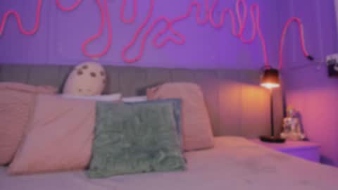 Mai online show from October 15, 8:44 pm