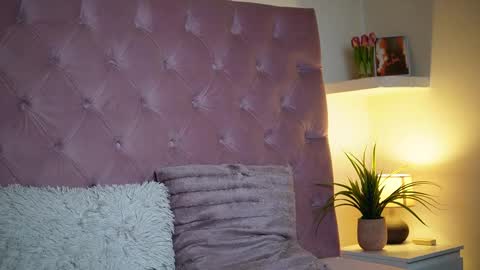  Maia  online show from January 8, 10:03 pm