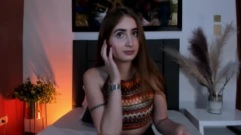 Maia Sinclair online show from March 24, 11:15 am