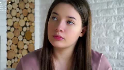 Lucy online show from December 20, 3:32 am