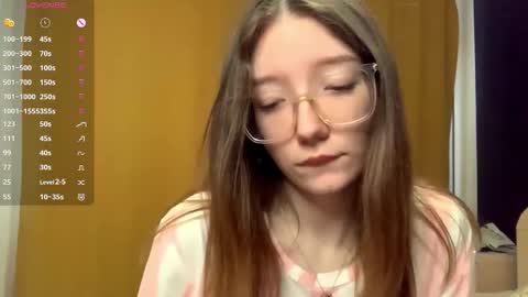 Snapshot of maidacompston chatting on October 24, 8:32 am Elina online show from October 24, 8:32 am