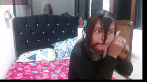 Snapshot of maidy_19 chatting on October 23, 10:10 am maidy_19 online show from October 23, 10:10 am