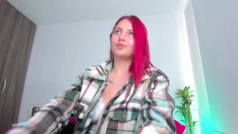 Mailyn online show from December 18, 4:39 pm