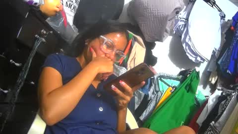 maite2020 online show from December 8, 11:51 pm