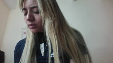 majo_gomezz online show from October 26, 1:12 am