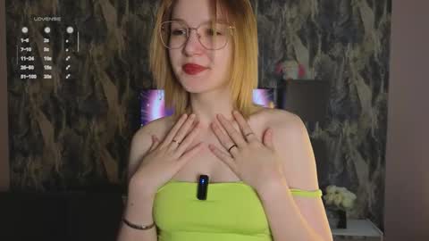 makemecum_now1 online show from November 25, 11:23 am