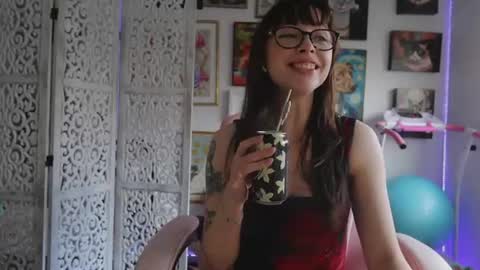 MakiyahBelle online show from June 10, 4:44 am