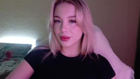 maksisisia online show from December 3, 3:14 pm