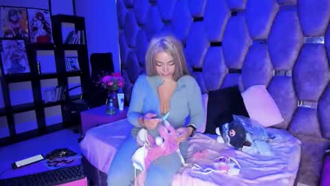maky_coss online show from April 1, 1:52 pm
