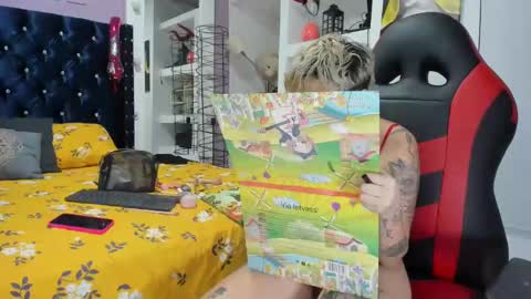 Snapshot of malefica_cortexxx_ chatting on September 19, 3:05 am Malefica online show from September 19, 3:05 am