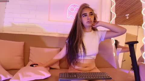 Malory  online show from February 24, 10:36 pm