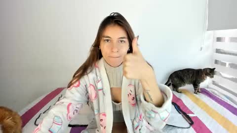 instagram  nueela   online show from November 9, 8:49 pm