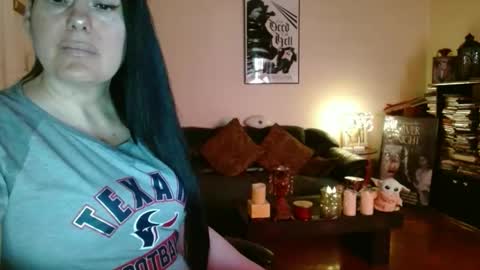 mandaloriangirlsfight online show from March 17, 6:01 pm