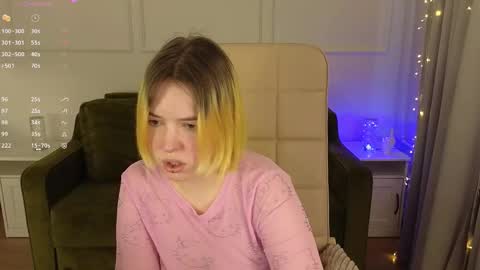 manic_pixie_ online show from February 7, 10:50 am