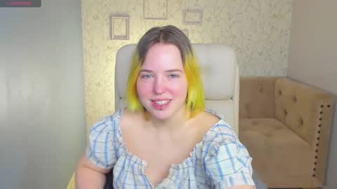 manic_pixie_ online show from February 2, 11:08 am