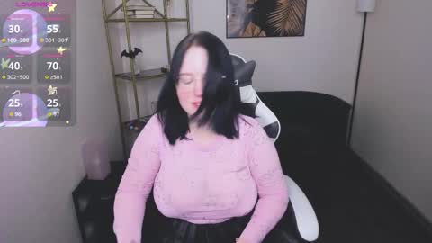 manic_pixie_ online show from December 4, 3:57 pm