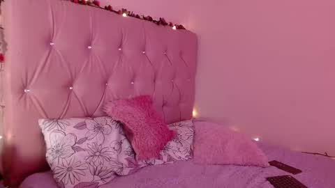 Manu  online show from February 19, 9:36 pm