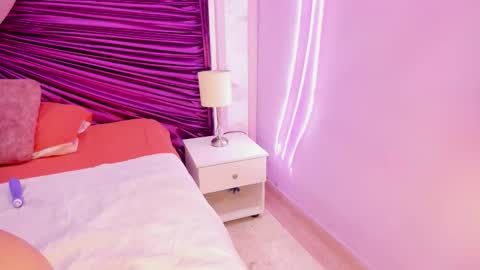 maralinette22 online show from December 19, 11:46 am