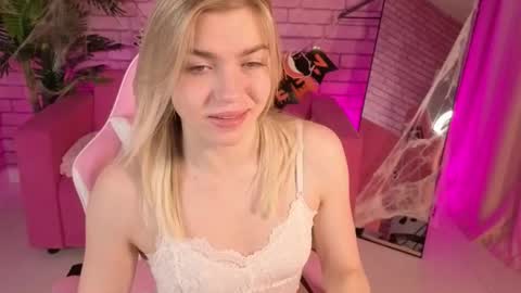 margo_robbbie online show from November 2, 1:31 am