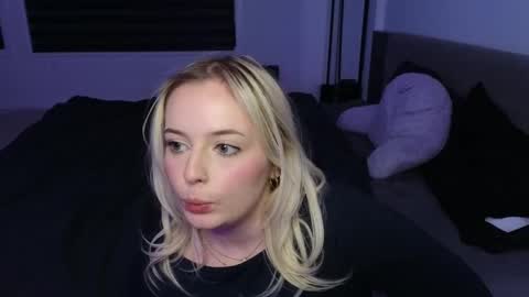 margot_robbie7 online show from January 14, 3:00 am