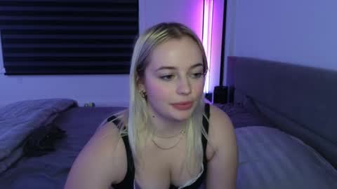 margot_robbie7 online show from November 13, 1:59 am